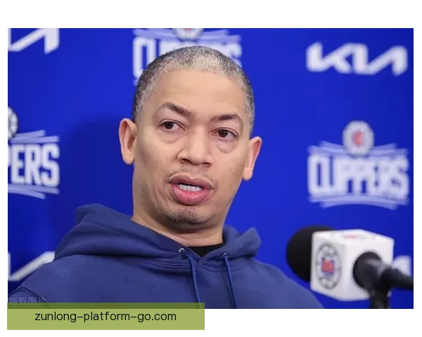 泰伦-卢谈小卡缺阵对阵鹈鹕影响 称调整阵容效果不好就要变 泰伦-卢谈小卡缺阵对阵鹈鹕影响 称调整阵容效果不好就要变